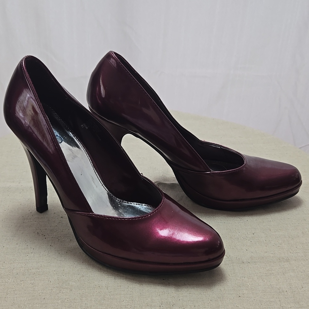 Red 4 inch heels 👠 size 8.5  rsvp brand clean and comfortable